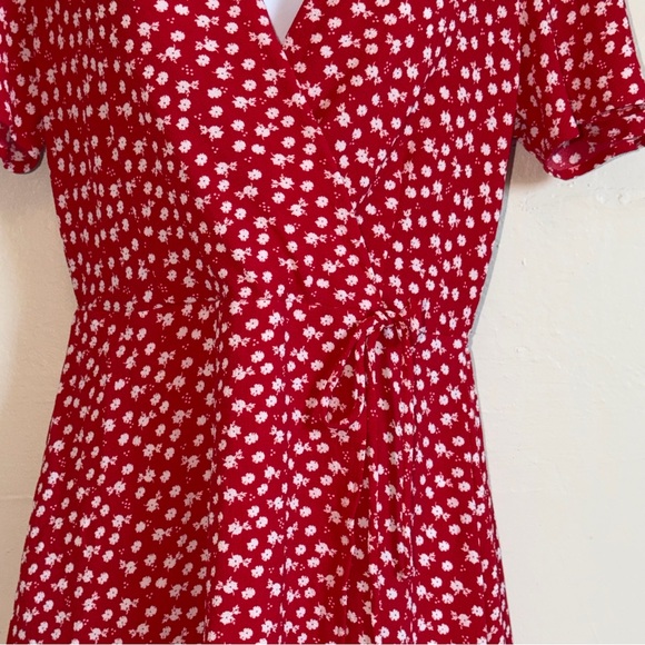 Monteau Red Faux Wrap Mini Dress with White Floral Print - Picture 4 of 14